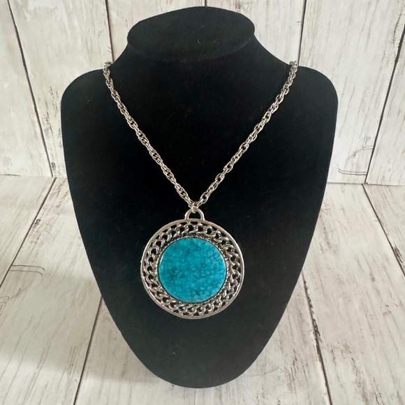 Jewelry - Vintage Silver Tone Round Pendant Necklace with Faux Turquoise Stone 14"